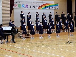 ３学年合唱 (23).jpg